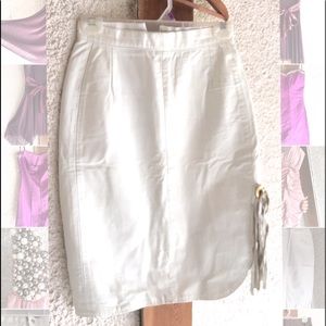 Beautiful Real Leather 80’s  pencil white Skirt🌸